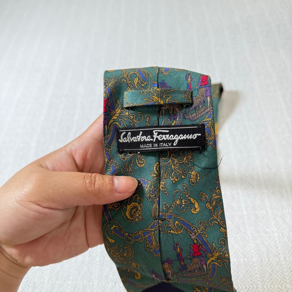 Salvatore Ferragamo Mens Silk Tie Equestrian Carriage Baroque Made in Italy